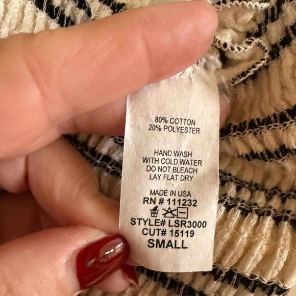 Black and White Pleated Sleeveless romper Small - Picture 4 of 4